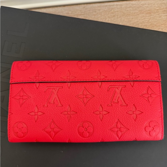 Scarlet Embossed Wallet - Picture 4 of 4